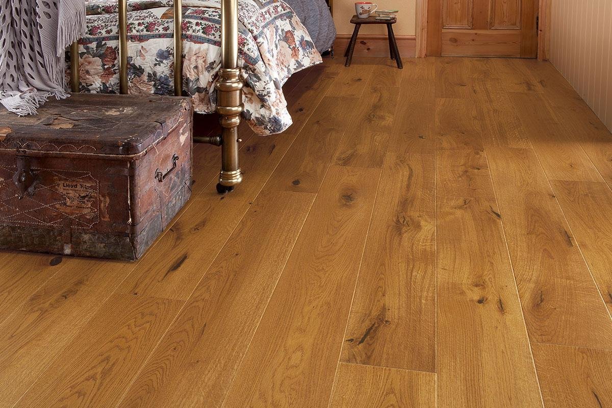 European_Honey_Oak_180mm_Lacquered_Engineered_Flooring