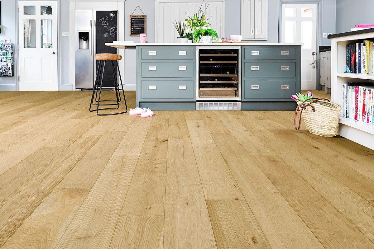 Engineered_European_Rustic_Oak_Flooring_20mm_190mm_Natural_Invisible_Oil