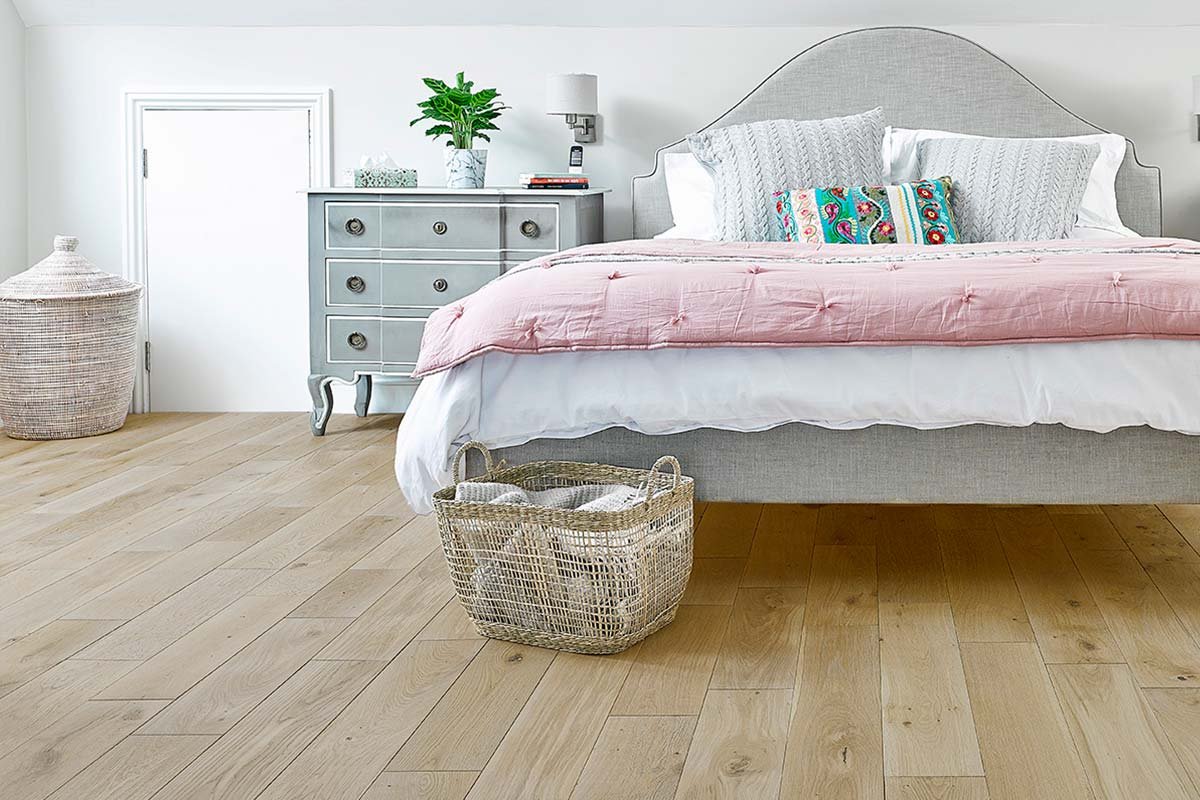 Solid_European_Rustic_Oak_Flooring_18mmX150mm_Linen_Brushed_and_Lacquered