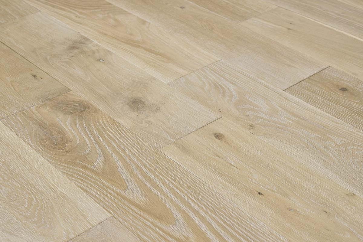 Linen Brushed Lacquered Solid Oak Rustic 150mm wide 18mm - Image 2