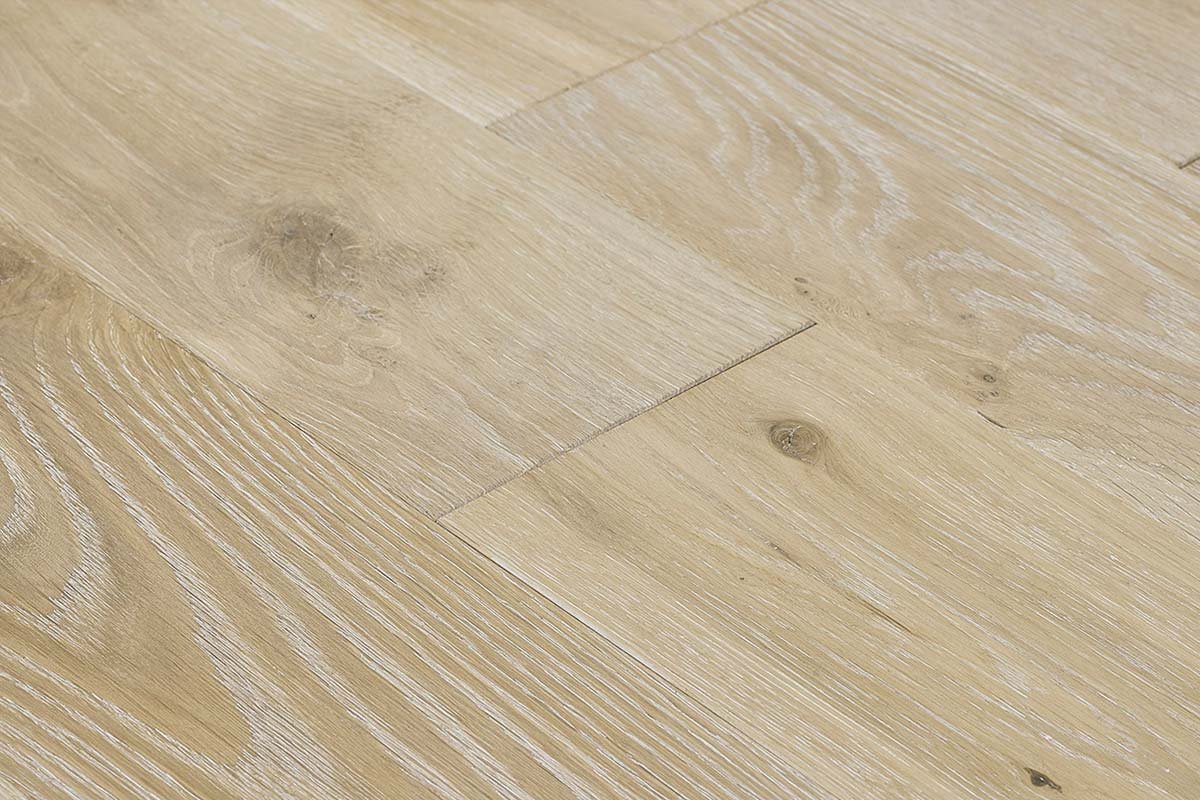 Linen Brushed Lacquered Solid Oak Rustic 150mm wide 18mm - Image 3