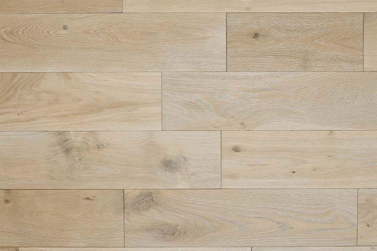 Linen Brushed Lacquered Solid Oak Rustic 150mm wide 18mm - Image 4