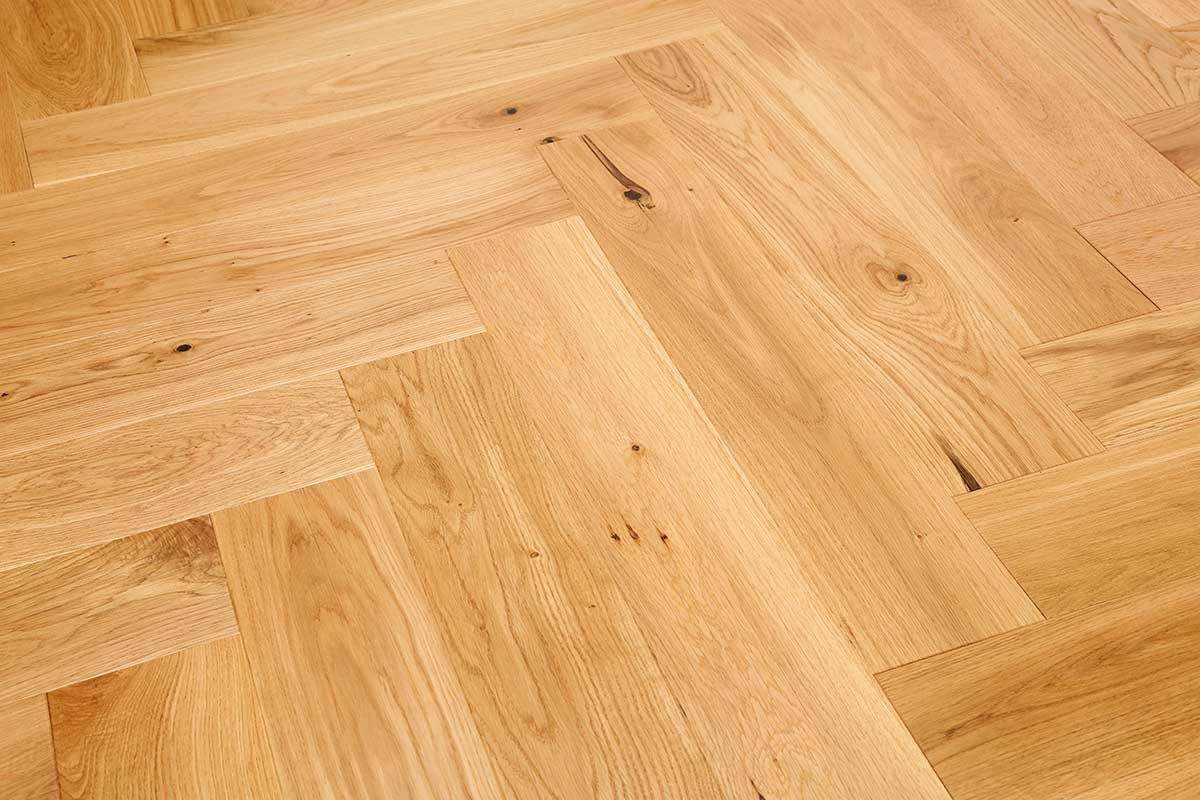 Caramel Lacquered Oak 725 x 130 x 14mm - Image 4