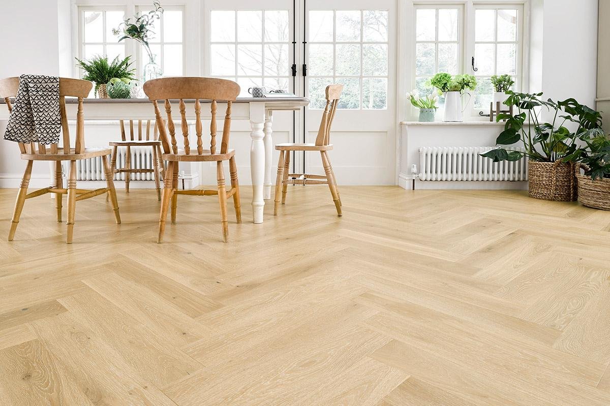Click_Herringbone_Engineered_European_Select_Oak_Flooring_14mm_x_130mm_Grissini_Lacquered_