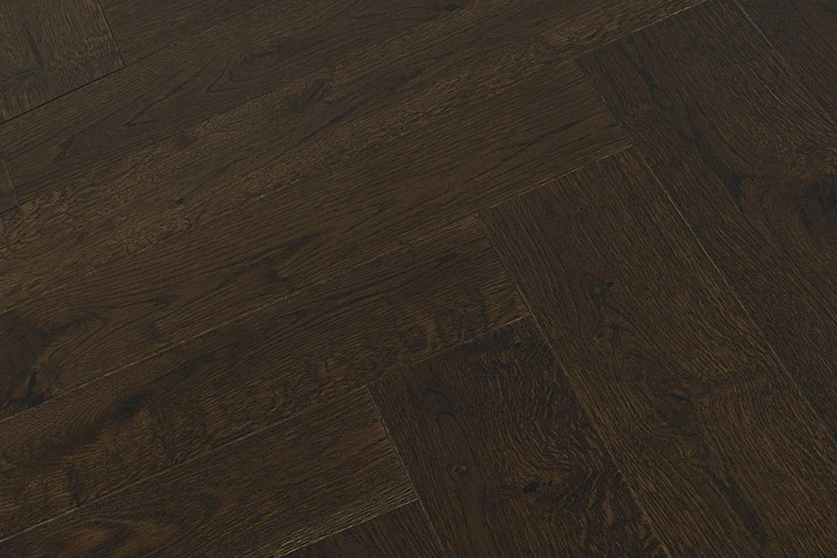Marsala Lacquered Oak 725 x 130 x 14mm - Image 5